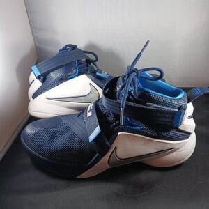Nike Lebron Soldier 9 Kid's Sneaker size 7Y Blue White